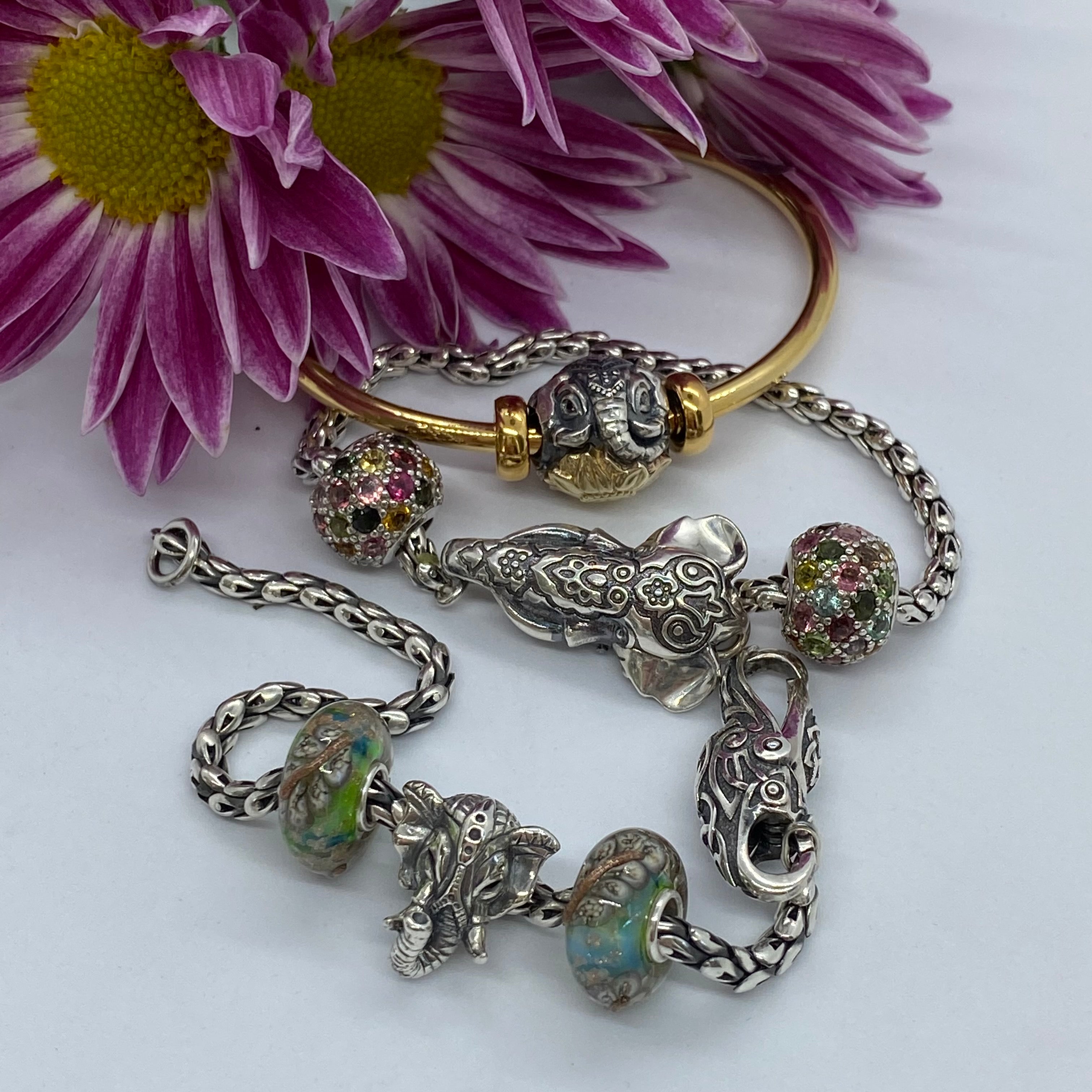 We love Elephants design