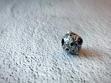 Load image into Gallery viewer, Bulan