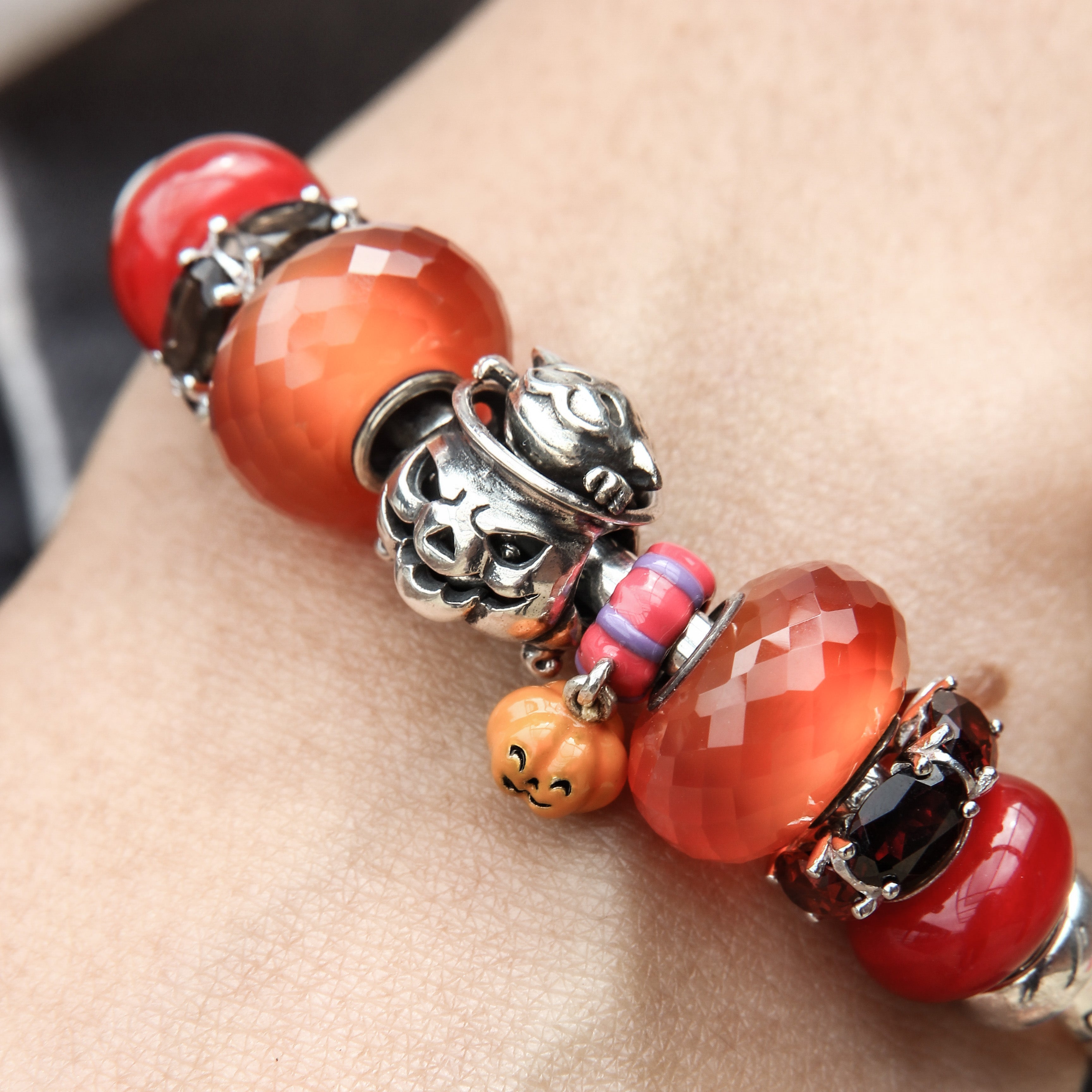 Kitty Cat in a Cauldron Bead