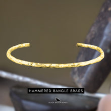 Load image into Gallery viewer, Bangle Hammered Brass