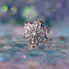 Load image into Gallery viewer, Snowflake Empress