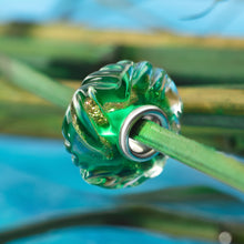 Load image into Gallery viewer, Kiwi Gold Sprinkles Roll