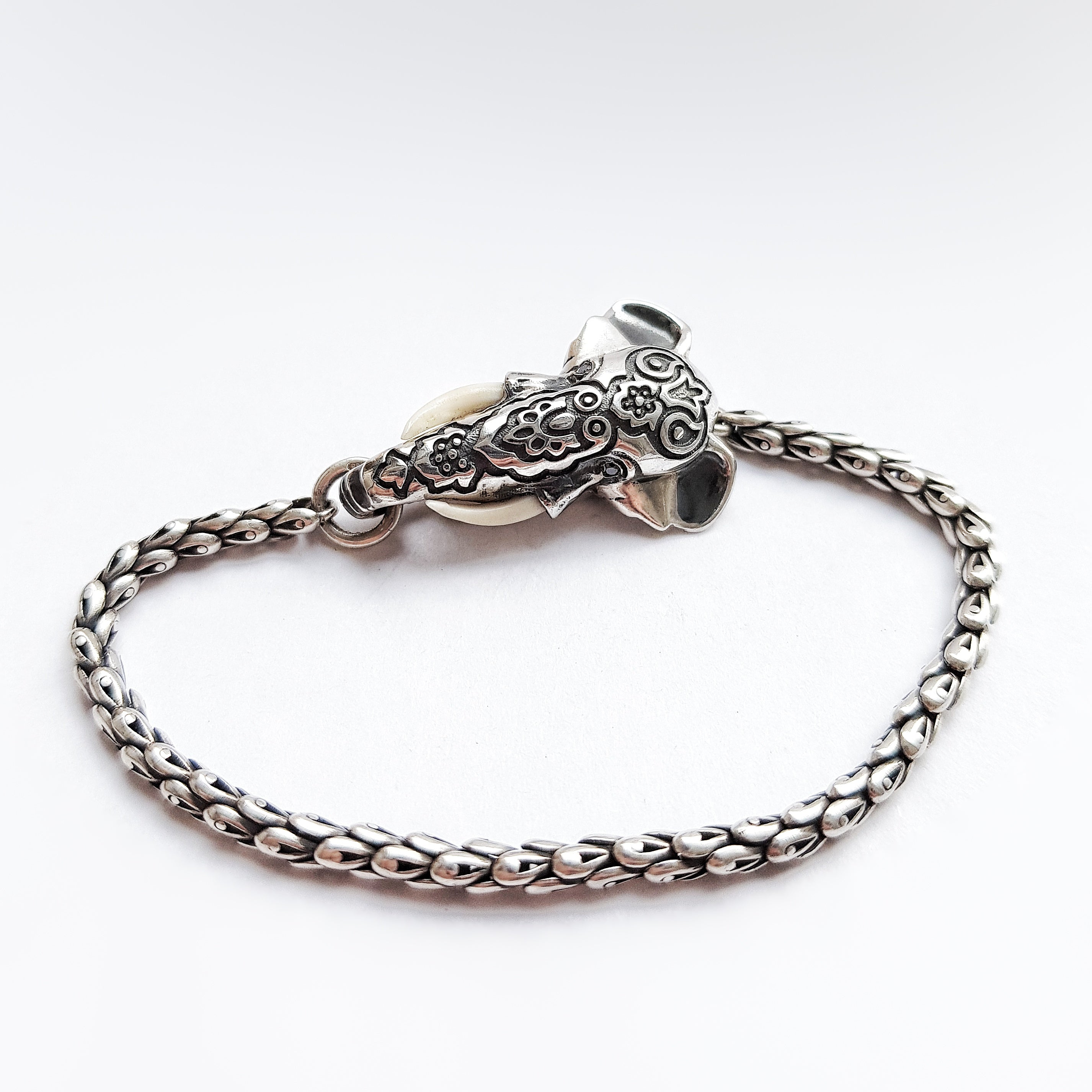 Indian Elephant with tusks and black diamonds