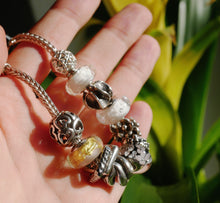 Load image into Gallery viewer, Daisies