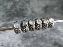 Load image into Gallery viewer, Feather Stopper