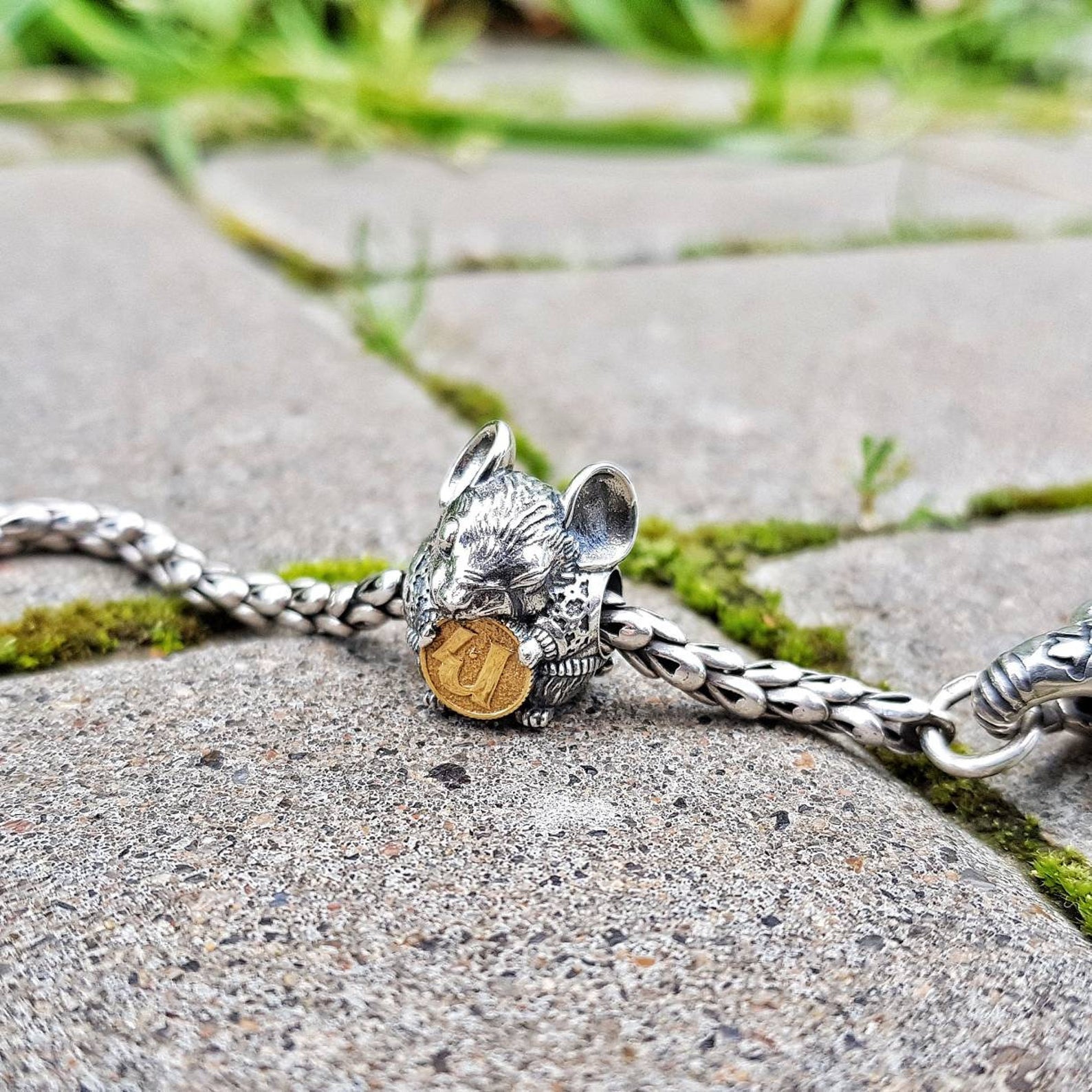 "Lucky Mouse" with goldplated coin