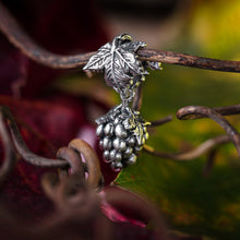 Load image into Gallery viewer, Vineyard Elegance