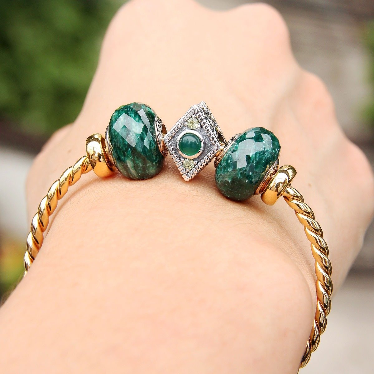 Green Agate/ Peridot Diamond Bead