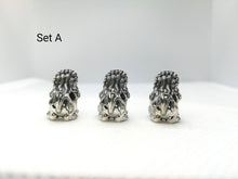 Load image into Gallery viewer, Oriental Lion - Labradorite + 14K gold medal