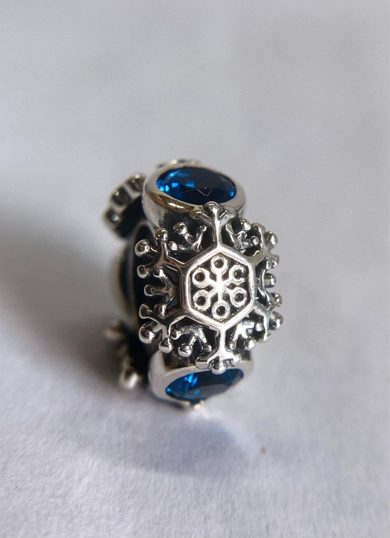 Frosty Snowflakes Stopper