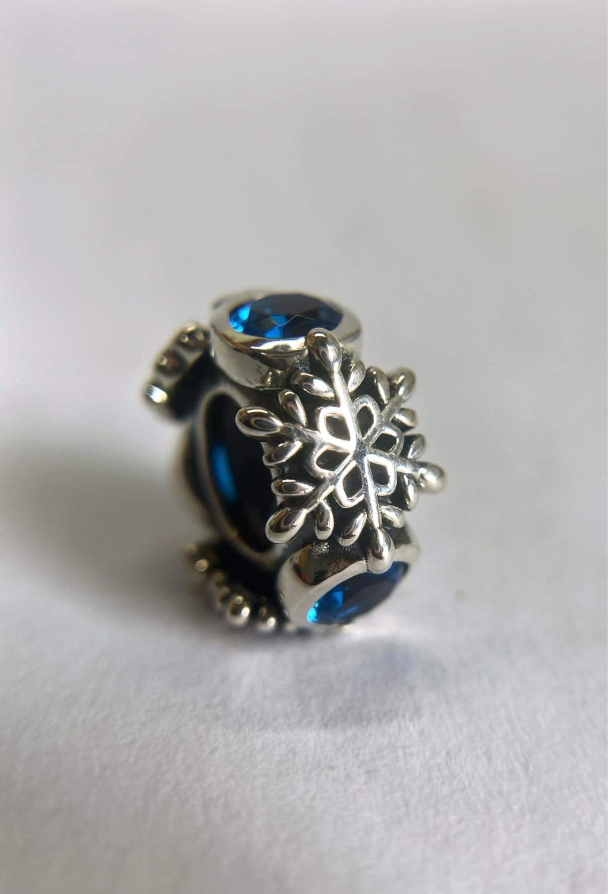 Frosty Snowflakes Stopper