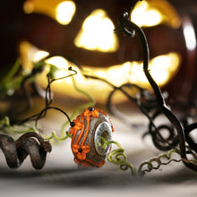 Load image into Gallery viewer, Pumpkin Allure Flowertwig