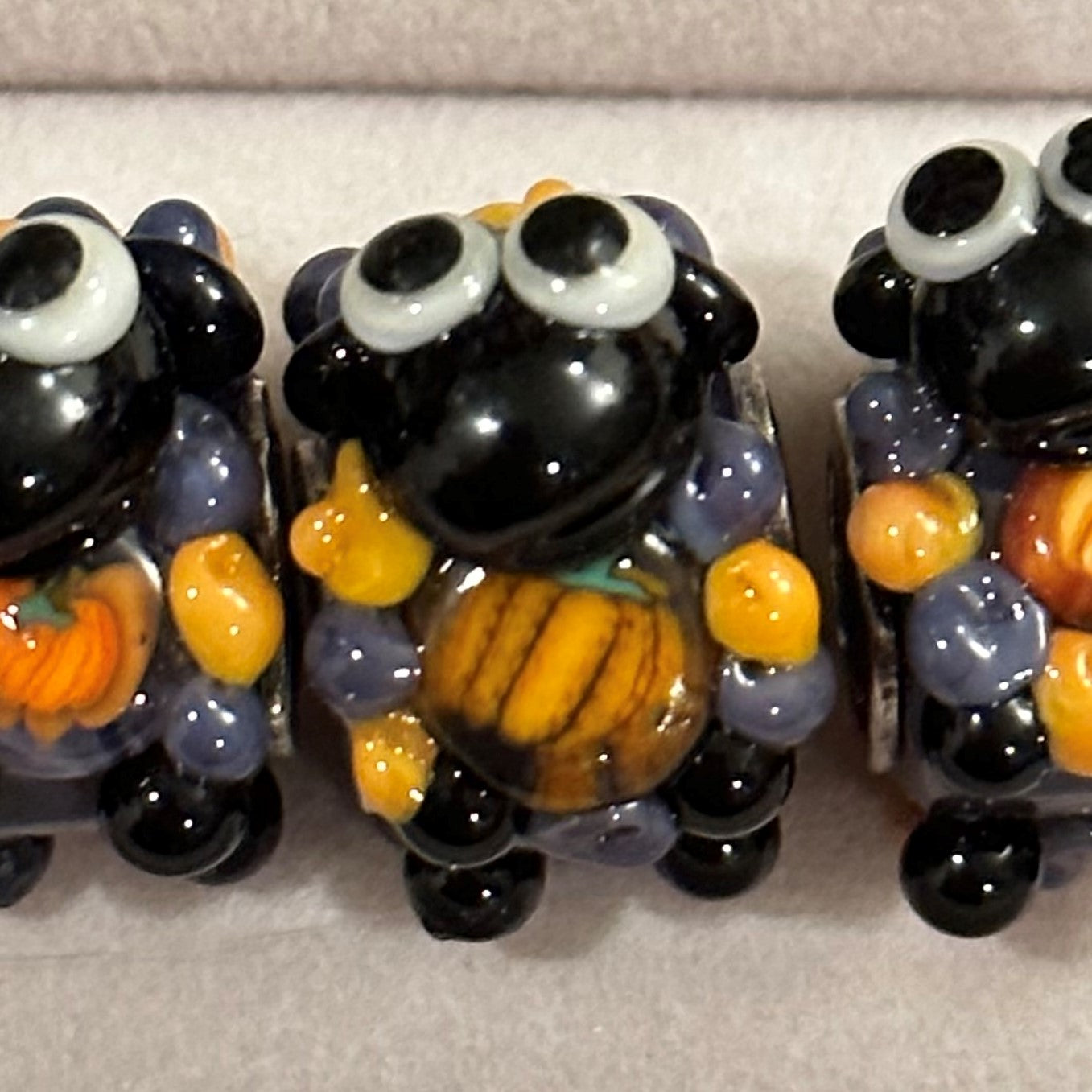 Pumpkin/Royal Viola Sheep