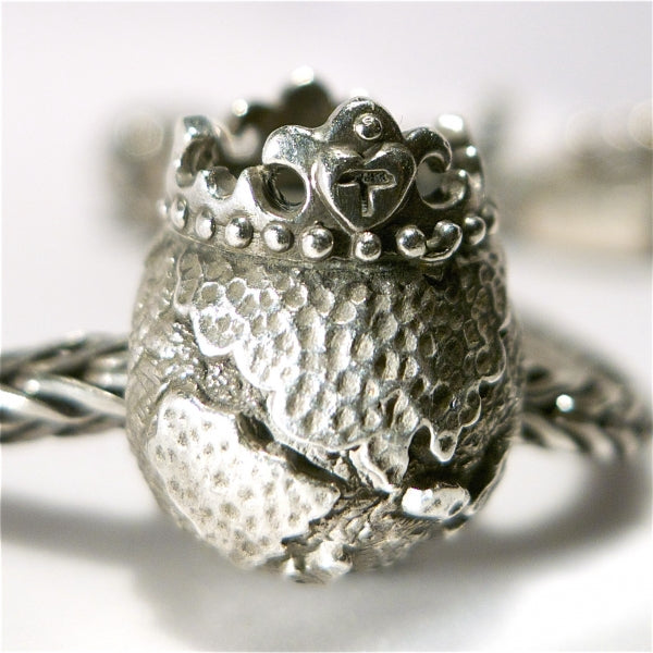 Queen of the World - Side to Side