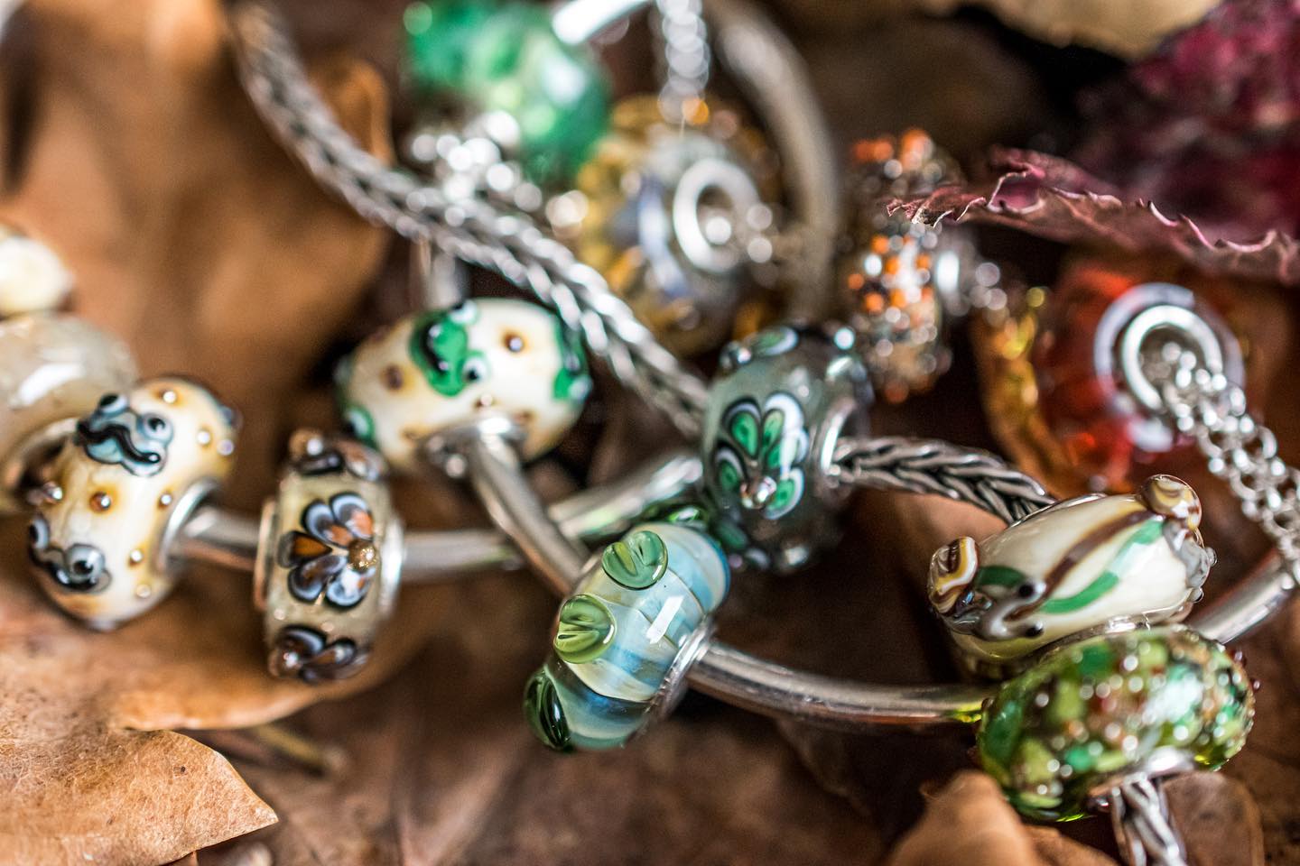 Kamane Whispering Leaves Collection