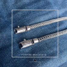 Load image into Gallery viewer, Bracelet Foxfire Weave
