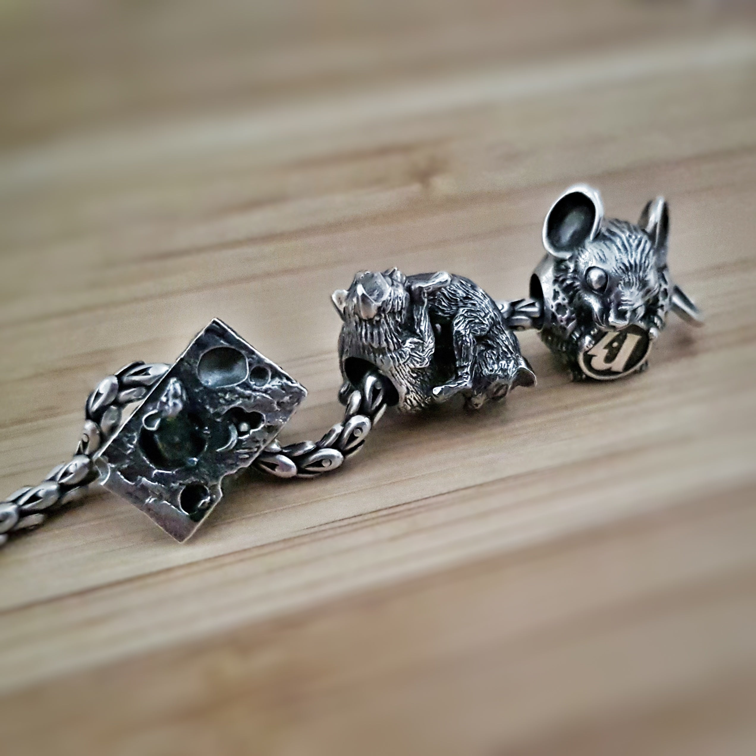 Double bead "Moon cats"