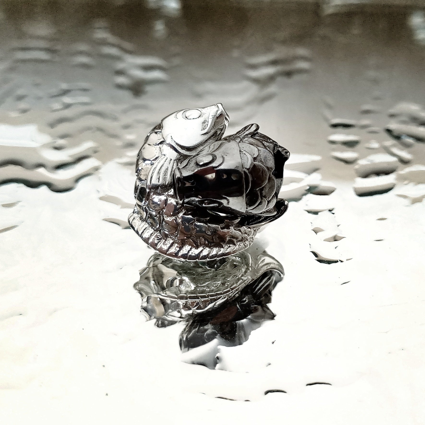 Double Bead Dancing fishes ruthenium