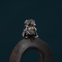 Load image into Gallery viewer, &quot;Mouse King&quot; with gold medal
