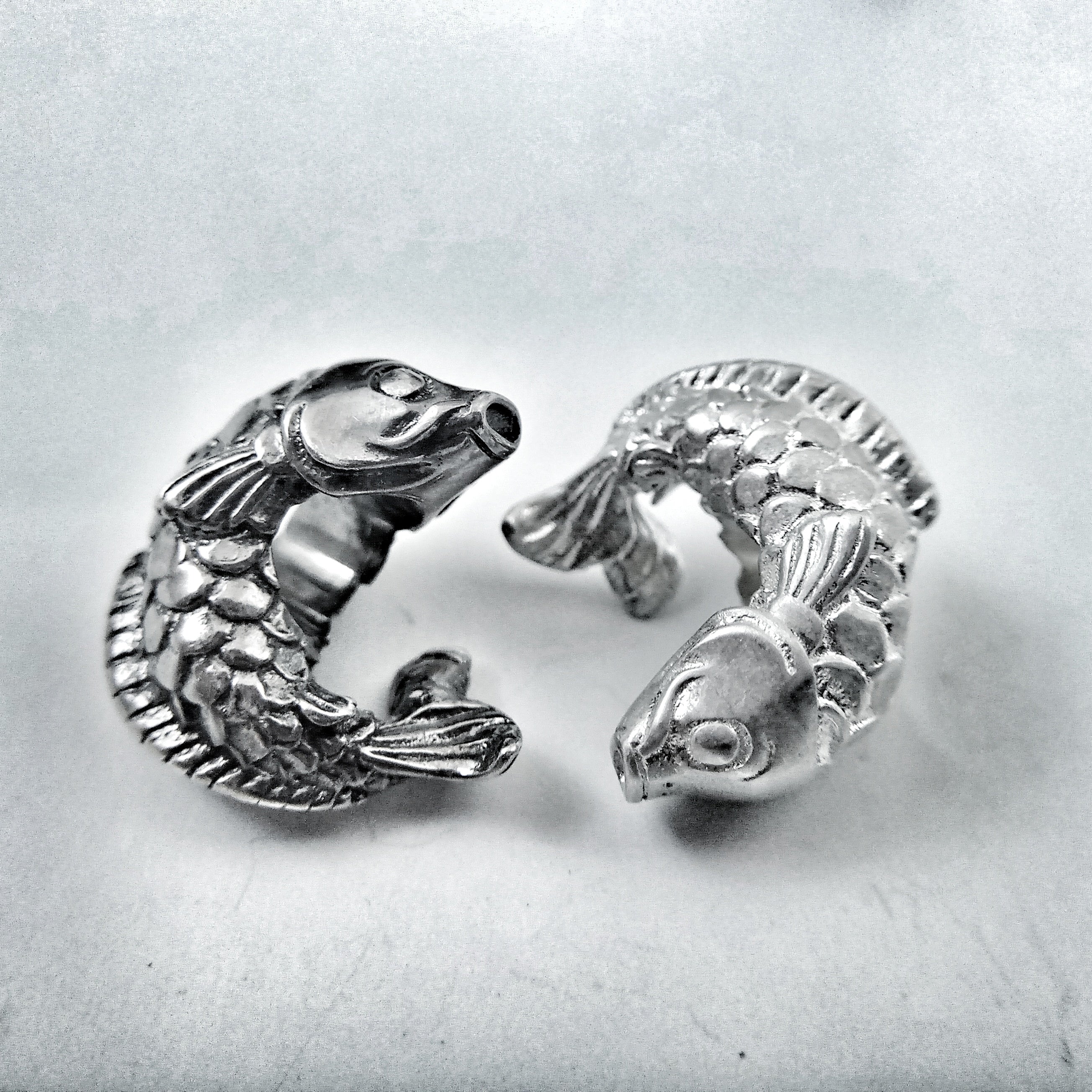 Double Bead Dancing fishes ruthenium