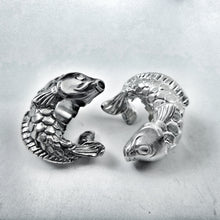 Load image into Gallery viewer, Double Bead Dancing fishes ruthenium
