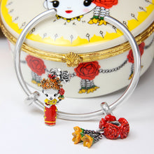 Load image into Gallery viewer, Chada Girl Bead Set With Porcelain Trinket Box
