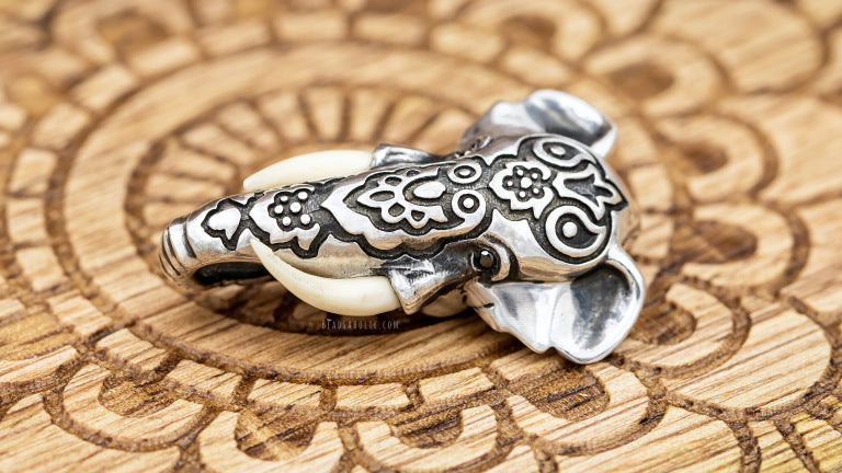 Indian Elephant with tusks and black diamonds