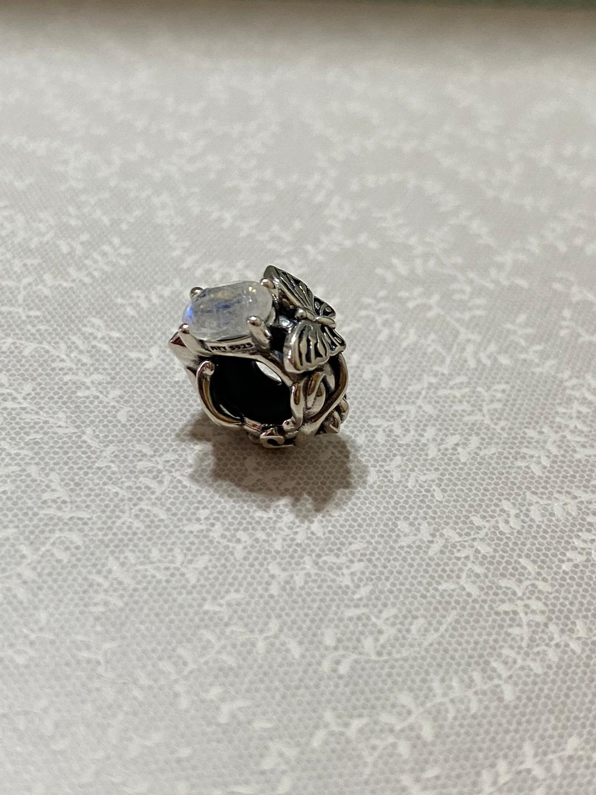 Majestic Garden Stopper