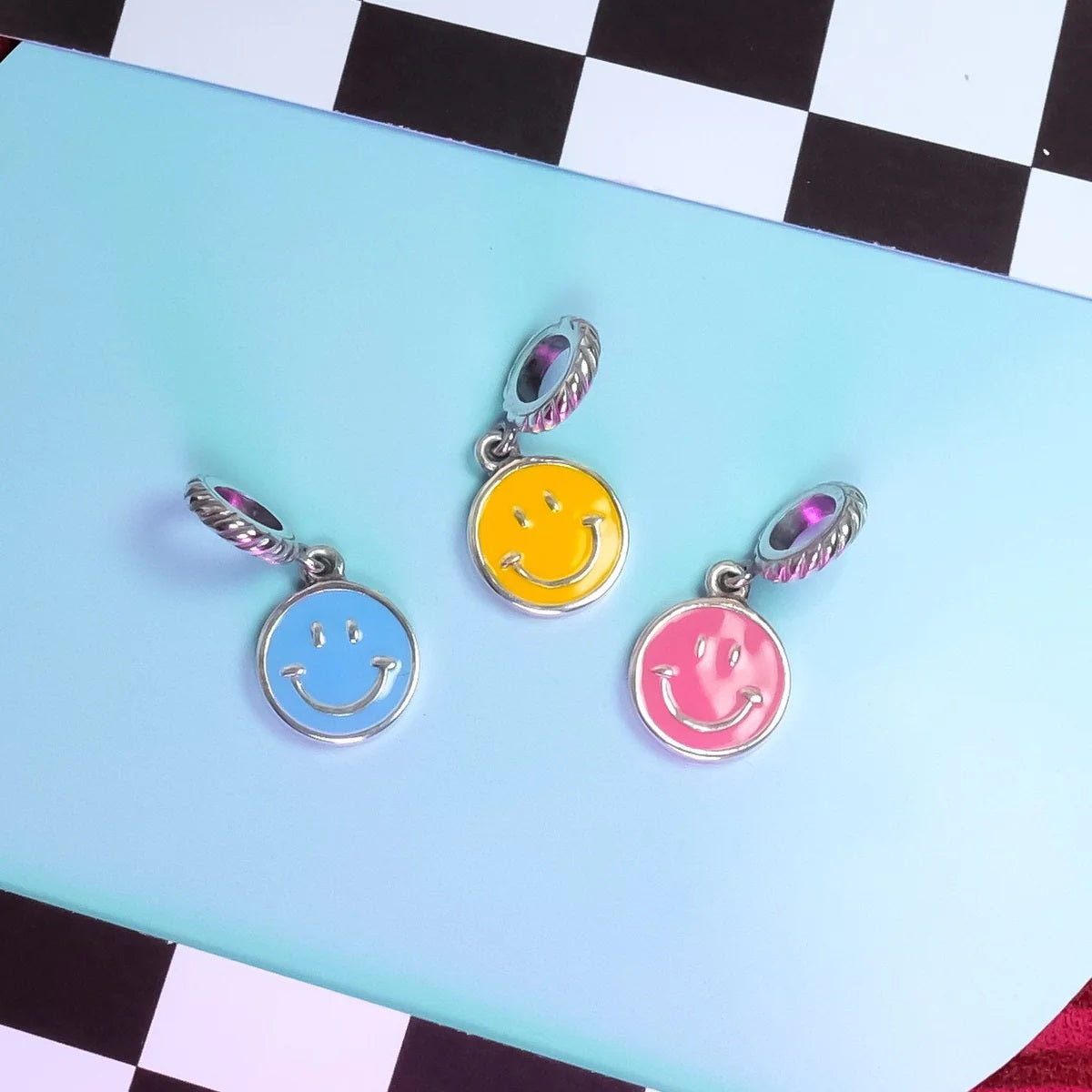Smiley 90s Babe - Blue