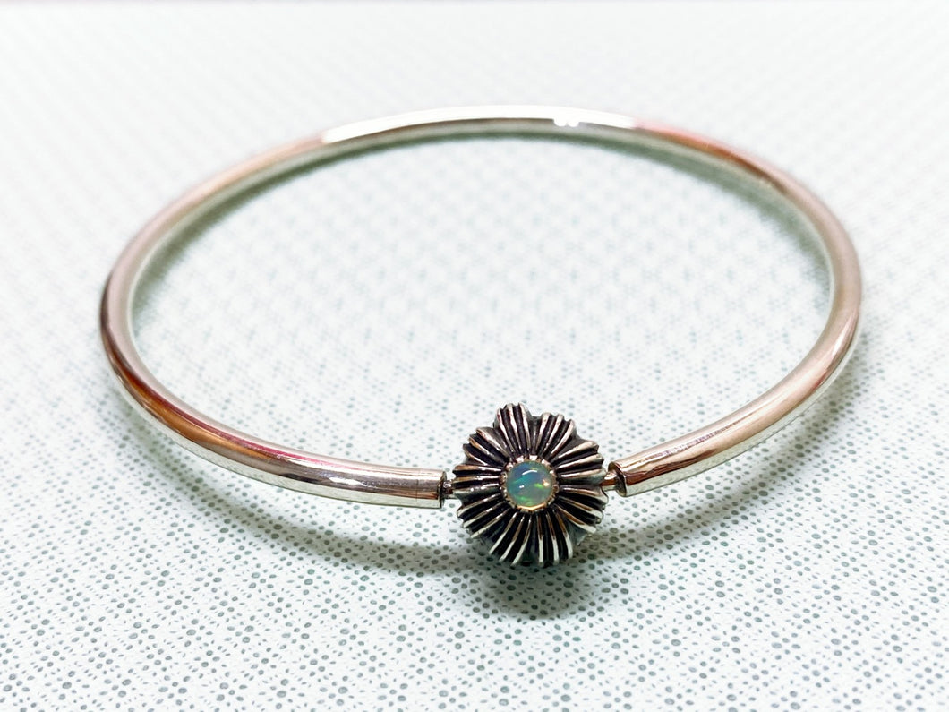 Ode To The Daisy Bangle